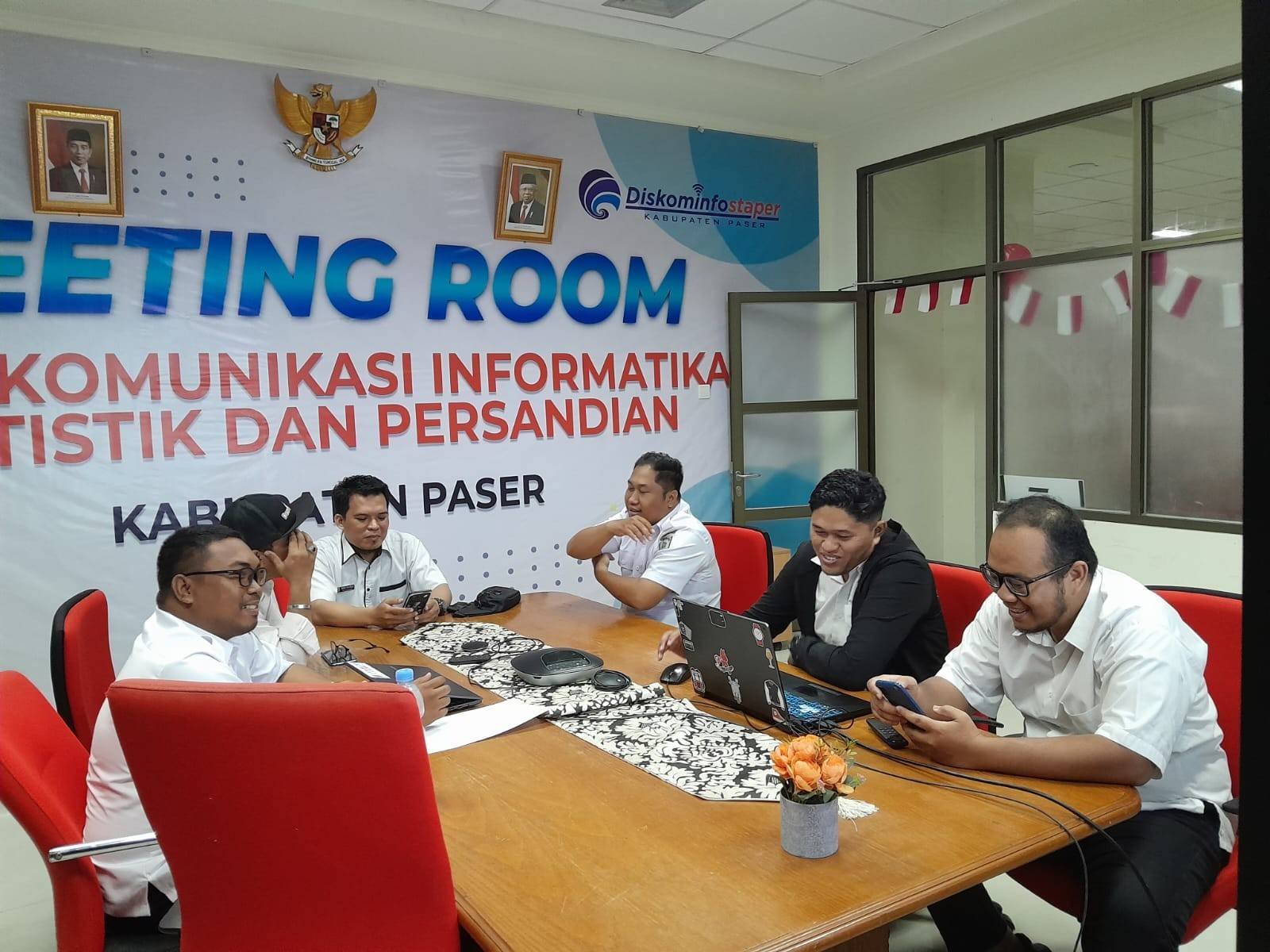 Bidang Aptika Terima Desa Kerang Dayo Terkait Website Desa