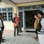 Diskominfostaper Paser menyerahkan bantuan perangkat internet Starlink kepada Kecamatan Tanjung Aru
